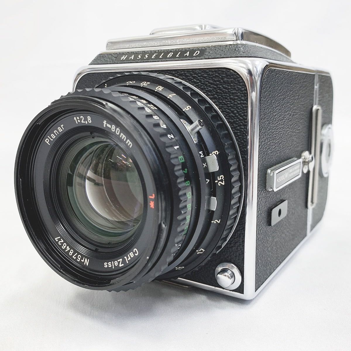 美品 シャッターOK HASSELBLAD ハッセルブラッド 500C/M 中判フィルムカメラ レンズ:Planar 1:2.8 f=80mm 希少 ヴィンテージ フード付き_画像2