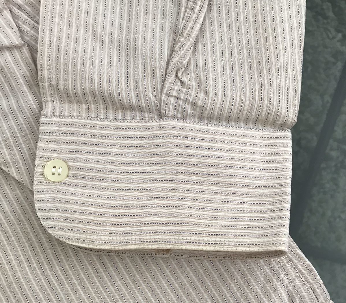 送料無料　綺麗　GIORGIO ARMANI ジョルジオアルマーニ　黒タグ　ワイシャツ　レギュラーカラー　ブラウンベージュ系　made in italy _画像6