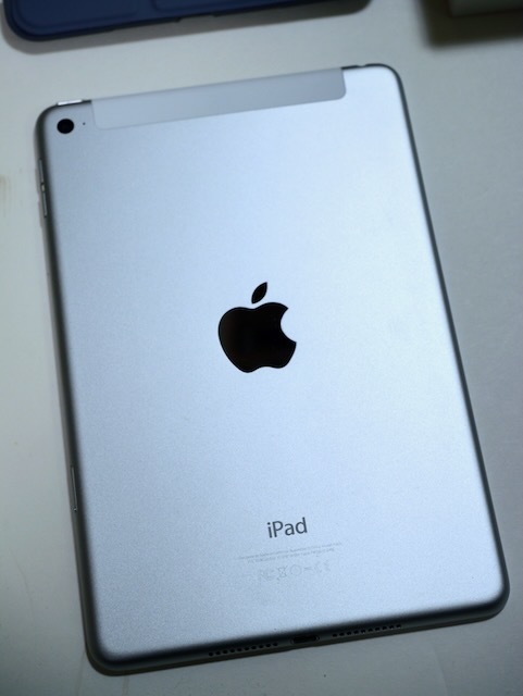 【SIMロック解除済】au iPad mini4 Wi-Fi+Cellular 64GB シルバー_画像4