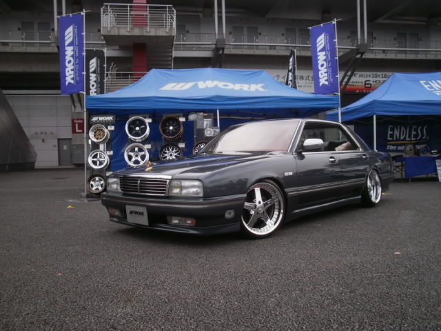 装着車 18インチ装着