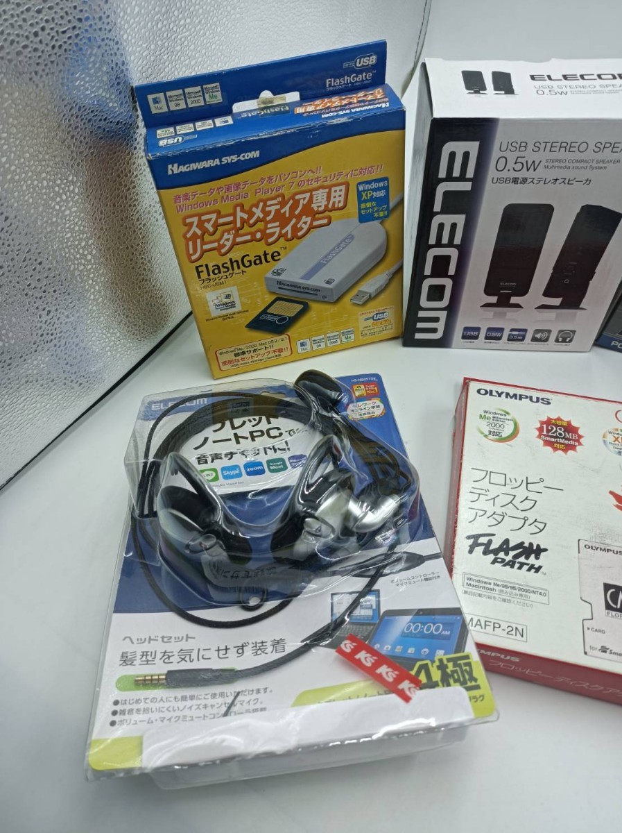 ◯PC周辺製品まとめ ほぼ未使用品 リーダーライター USB電源ステレオスピーカ PCカードスロット用10M WRC-F300NF PCIバス用アダプター 等 _画像2