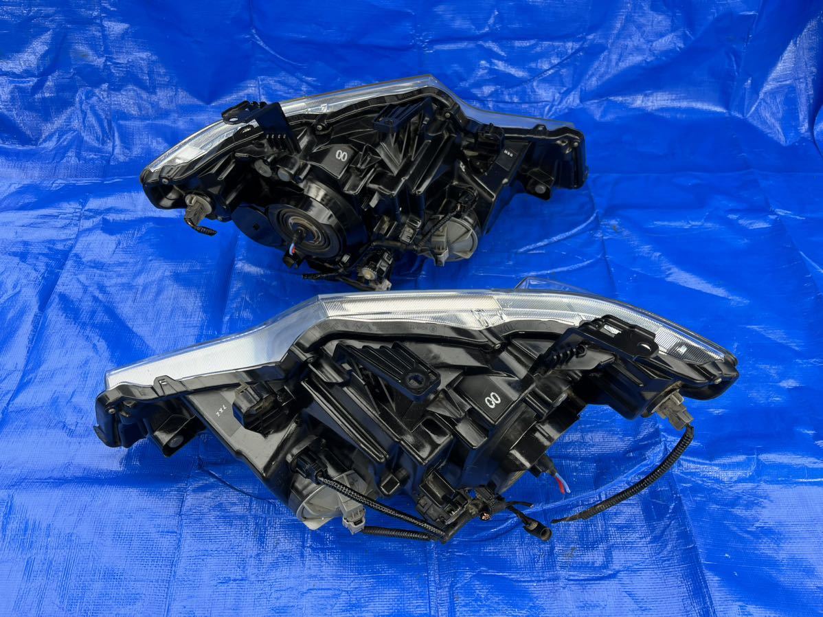 中古ホンダステップワゴン DBA-RK1 純正ヘッドライト ヘッドランプ　左右セット　KOITO 100-22012_画像9