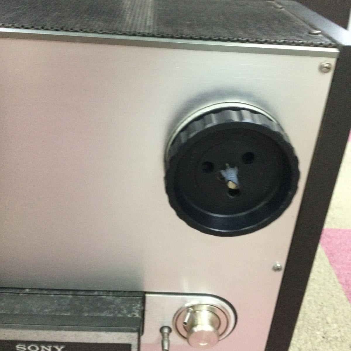 t【SONY/ソニー】オープルリールデッキ テープレコーダー TC-R6 通電確認済み ジャンク品 オーディオ機器 音響機器 傷、汚れ有り _画像3