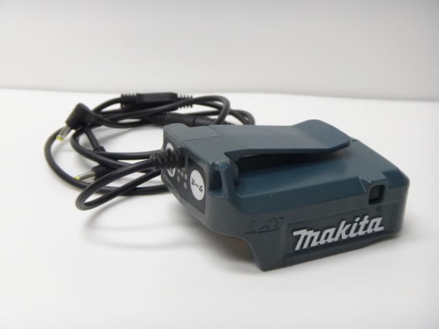 【581】☆makita　マキタ　ファンジャケット用　USB端子付　バッテリーホルダ　14.4V/18V用 GM00001489 ☆_画像1