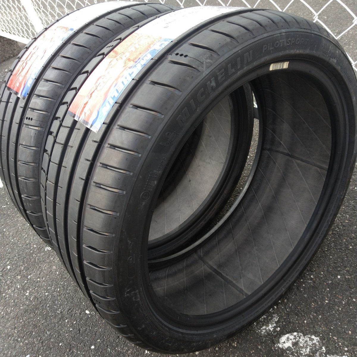 出品最終回 ミシュラン PS5 中古 未使用 タイヤ 【2本のみ】MICHELIN PILOTSPORT5 パイロットスポーツ5 245/35ZR18 ハイグリップ 18インチ _画像2