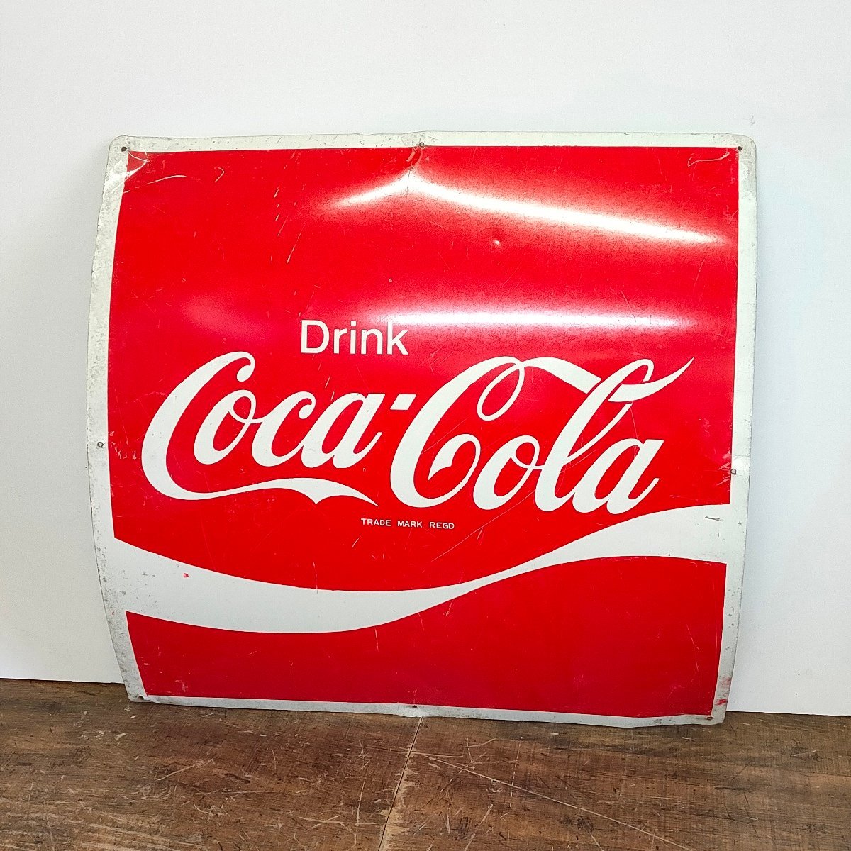 コカ・コーラ Drink Coca-Cola TRADEMARK REGD ホーロー看板 60cm×60cm 鉄板 昭和レトロ 113007/SR4Lの画像1