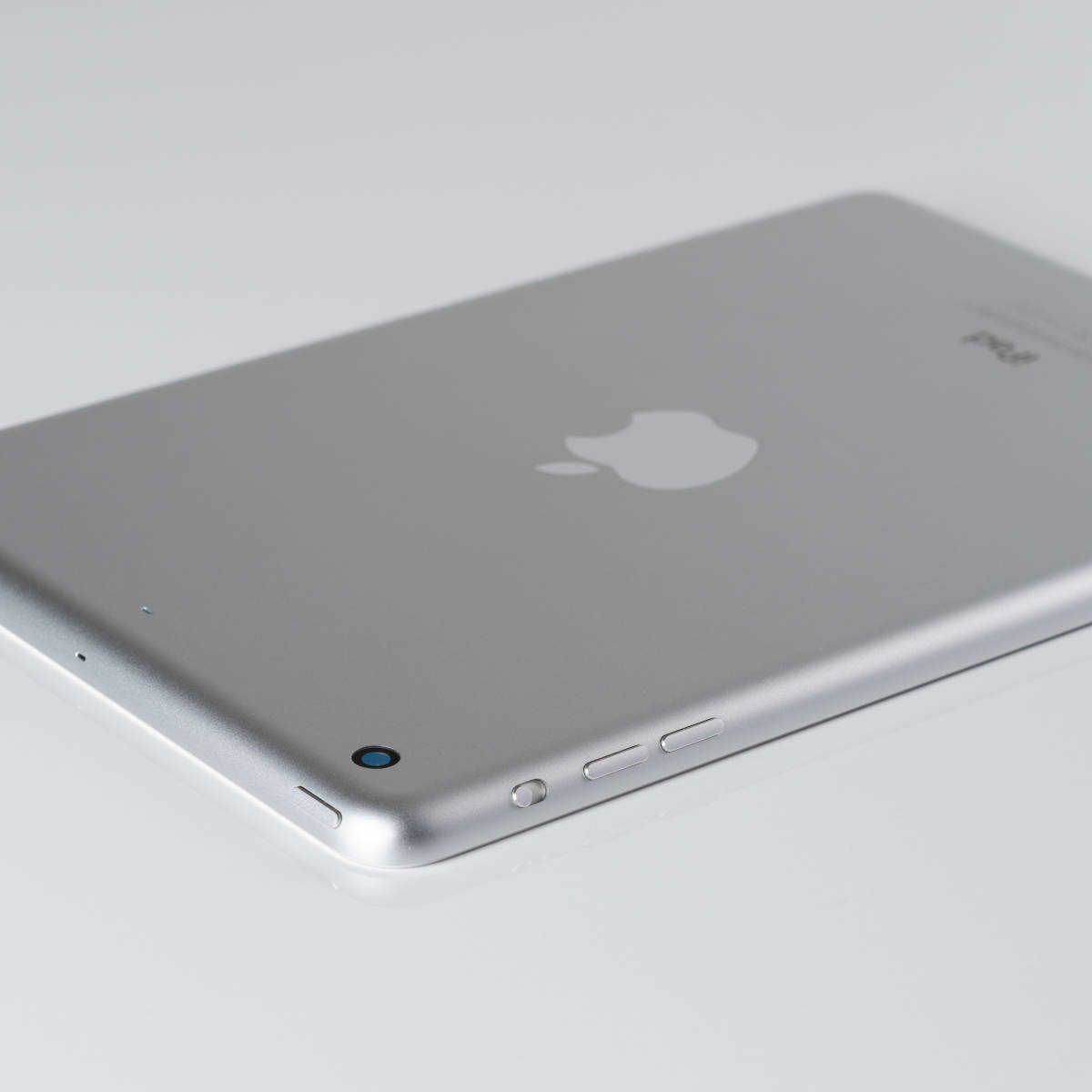Apple ipad mini 3 16GB SIMフリー シルバー MGNV2J/A WiFiモデル アップル アイパッド 純正ケース付き_画像3