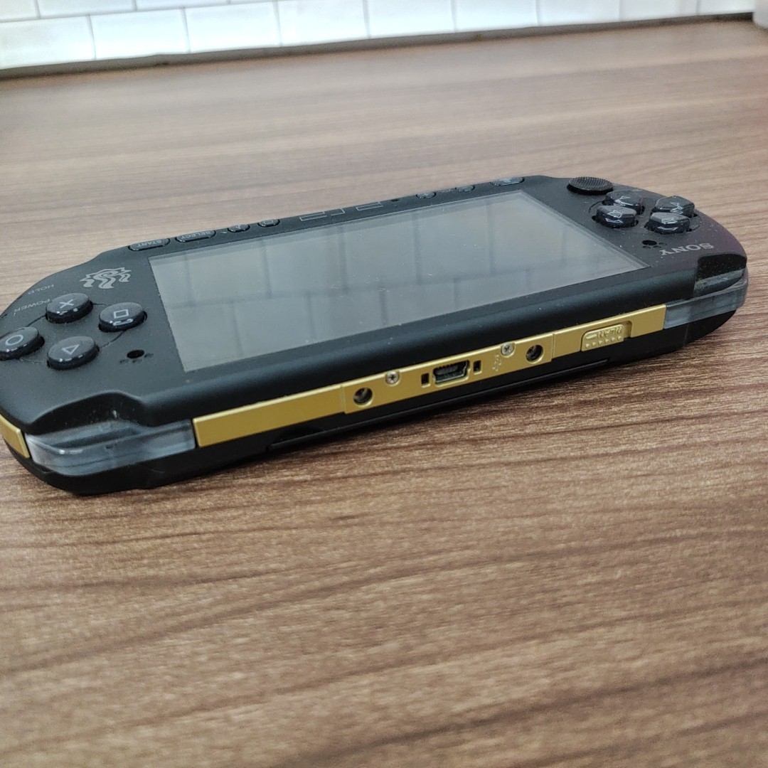 SONY ソニー PSP-3000 PSP モンスターハンターポータブル 3rd ハンターズモデル 携帯ゲーム機＊現状品_画像6