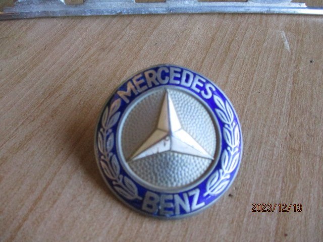 (0205)W111 Benz 220S перо Benz эмблема 