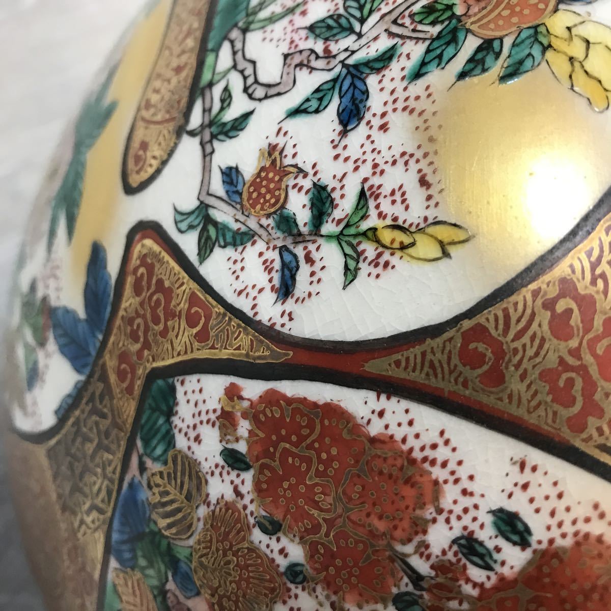 K127 九谷 九谷焼 壺 花瓶 花器 色絵 金彩 大壺 茶道具 古美術 置物 高さ 約31cm_画像5