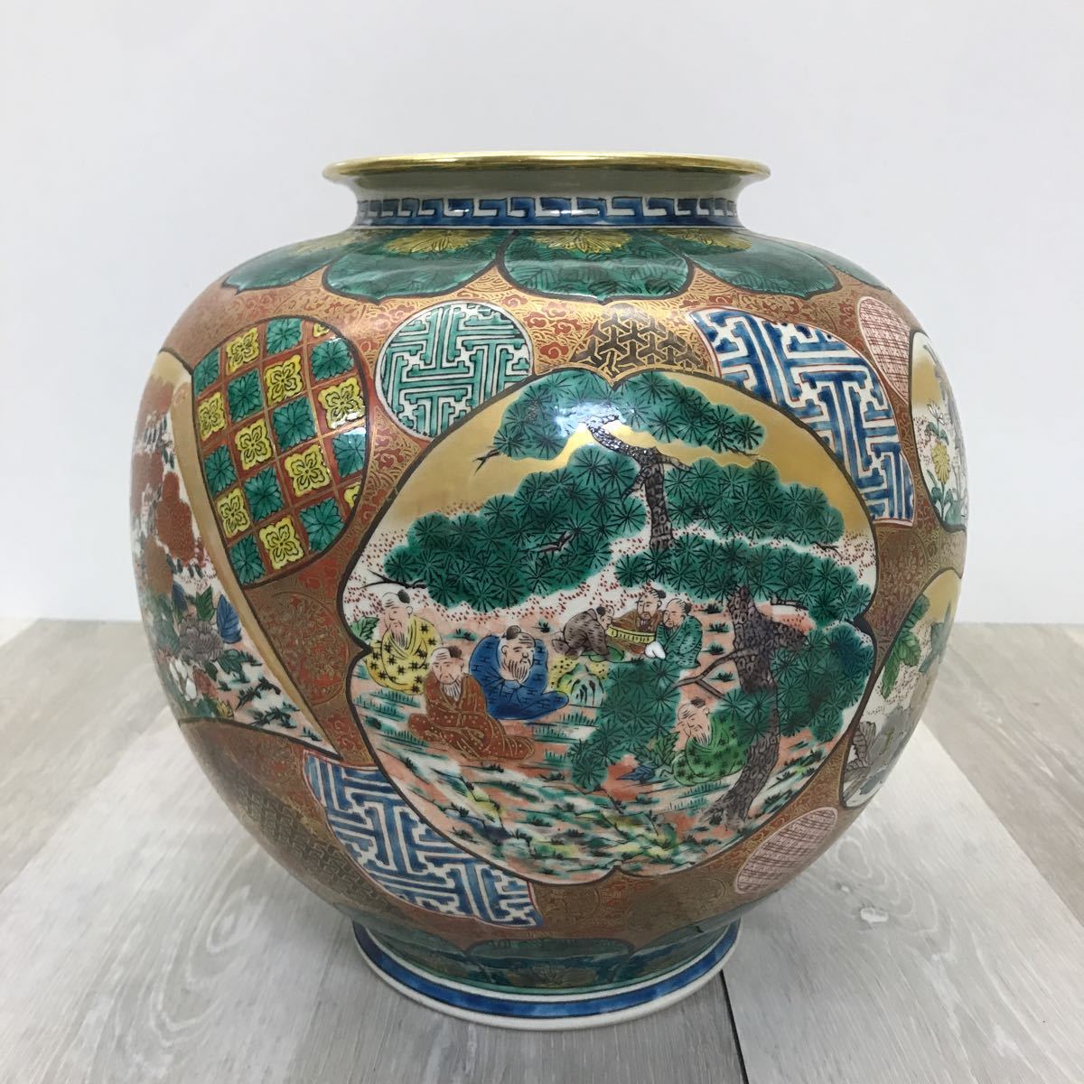 K127 九谷 九谷焼 壺 花瓶 花器 色絵 金彩 大壺 茶道具 古美術 置物 高さ 約31cm_画像3