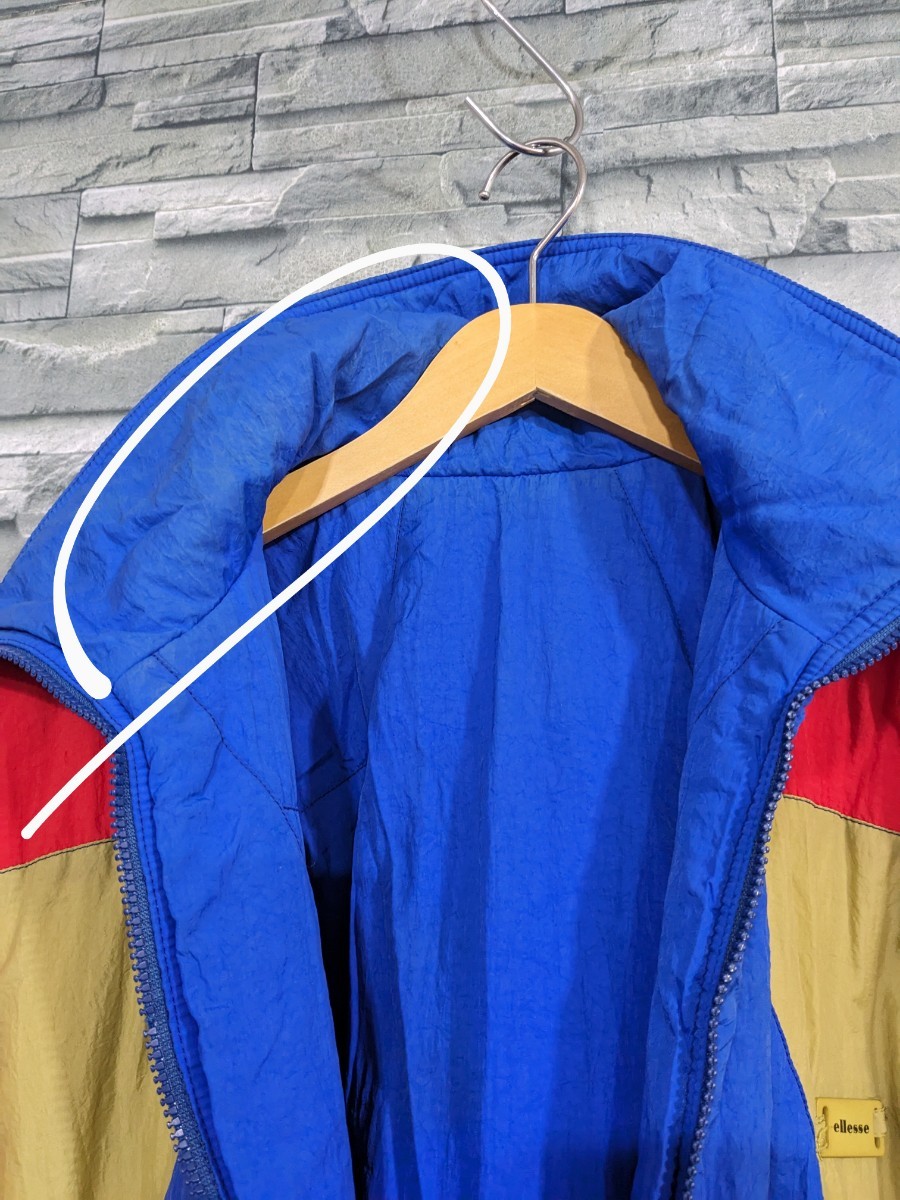 ●送料無料★ellesse　エレッセ　ジャケット　ジャンパー　リバーシブル　メンズ　イタリア製_襟元に変色あり。