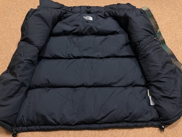 9452円 レア☆ノースフェイス ヌプシ ダウンベスト 黒/迷彩 9452円 レア☆ノースフェイス ヌプシ ダウンベスト 黒/迷彩