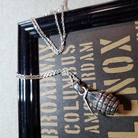 シルバー925 ペンダント ネックレス 手榴弾 ミニタリー サバイバル silver925 銀 本物 重量感 メンズ チェーン付き n0375