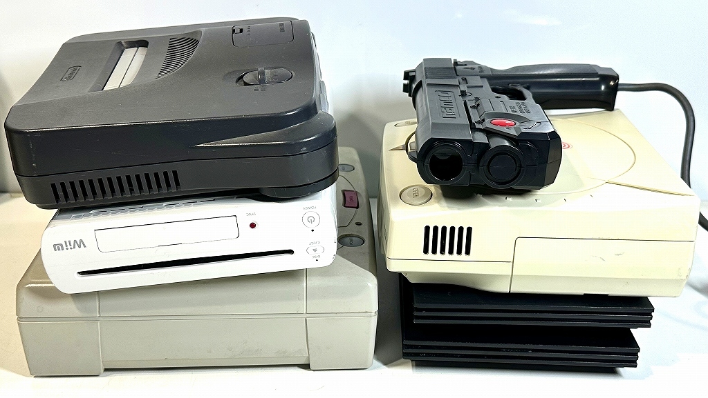 中古ゲーム機本体・周辺機器 ニンテンドー64、ドリームキャスト、薄型PS2×2、WiiU、ガンコン 部品取り・ジャンク扱い_画像7
