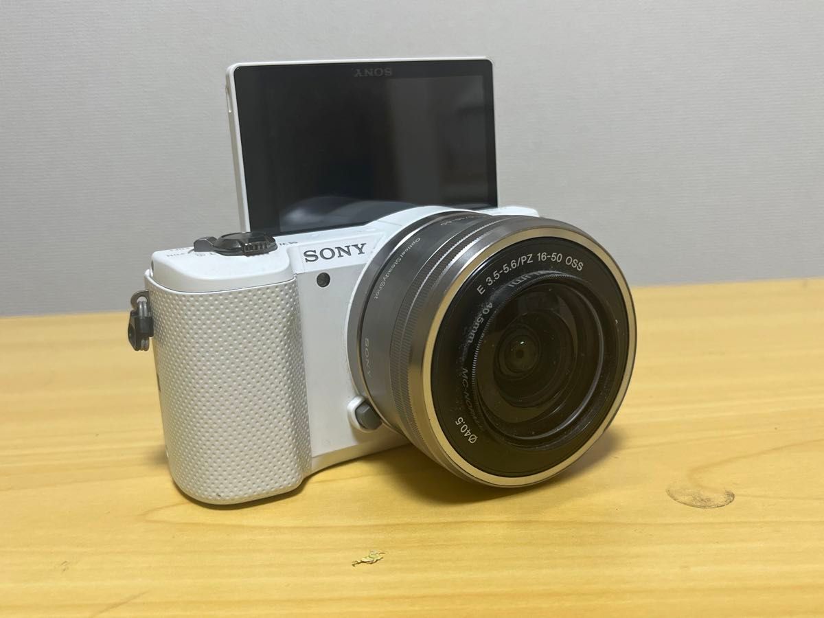 SONY α5000 白 ミラーレス一眼レフ ジャンク|Yahoo!フリマ(旧 SONY α5000 白 ミラーレス一眼レフ ジャンク|Yahoo!フリマ(旧