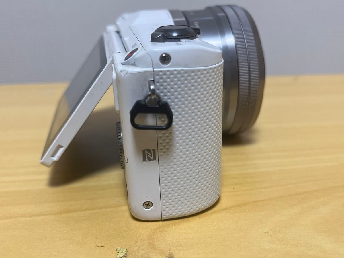 SONY α5000 白 ミラーレス一眼レフ ジャンク|Yahoo!フリマ(旧 SONY α5000 白 ミラーレス一眼レフ ジャンク|Yahoo!フリマ(旧