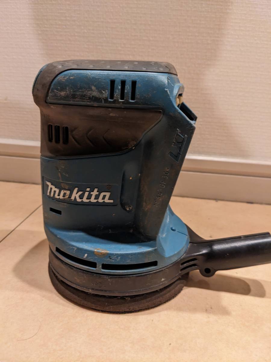 【ジャンク品】Makita 18v 充電式 ランダム オービット サンダ BO180D サンダー マキタ 電動 自動 ランダムオービットサンダー 研磨 カンナ_画像5