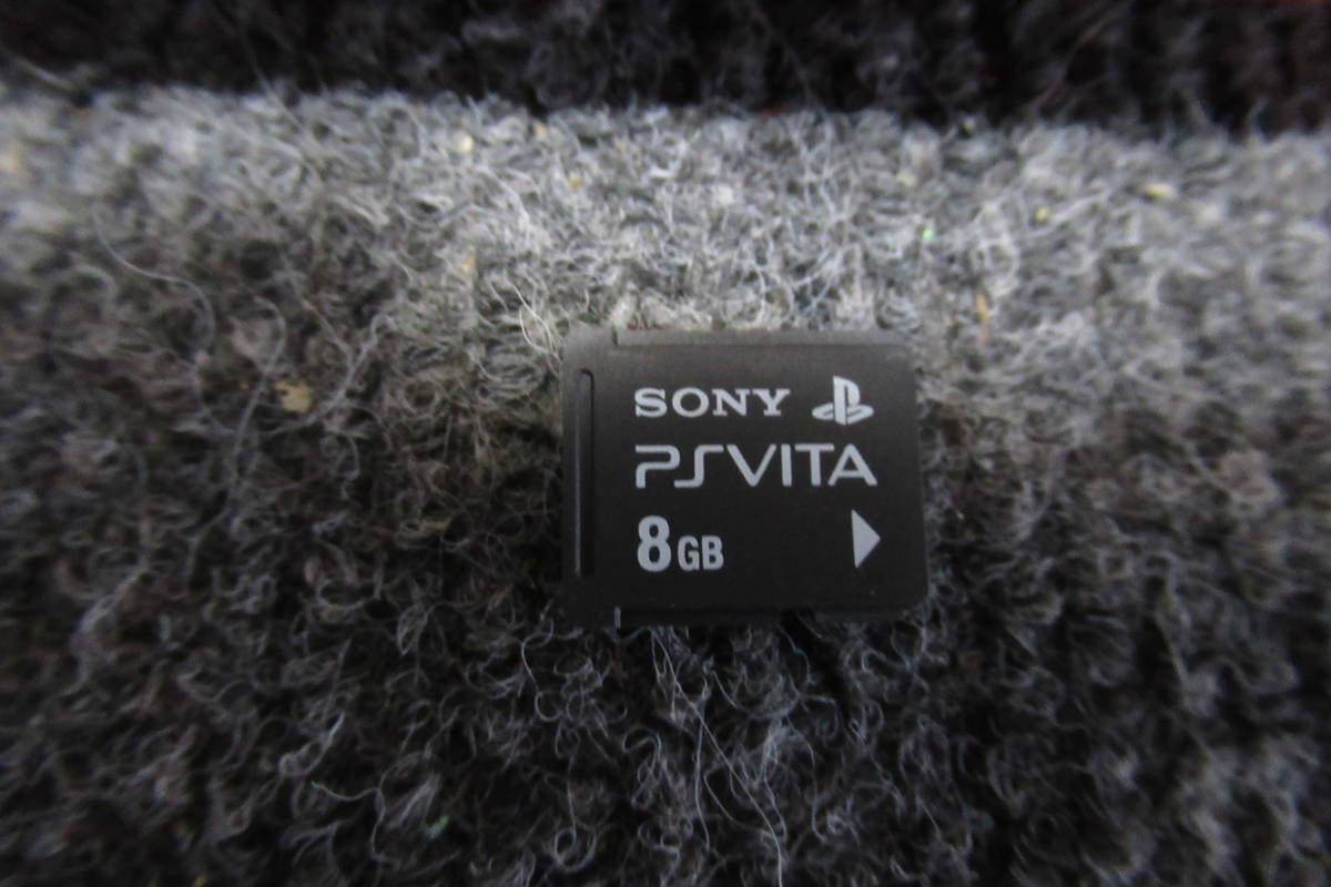 棚7.B1002　SONY ソニー PSVITA PCH-2000 　メモリカード付属8GB　本体 ゲーム機 _画像10