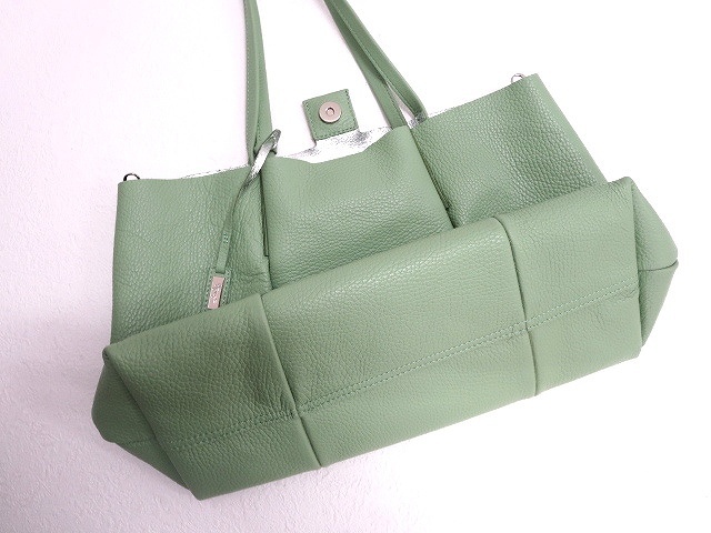 銀座かねまつ GINZA Kanematsu ソフトレザー 2wayトートバッグ ポーチバッグセット 薄緑系 美品 ショルダー かばん 鞄 レディース_画像6