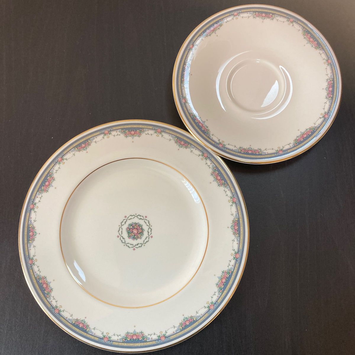 ロイヤルドルトン　ROYAL DOULTON ALBANY アルバニー　ケーキ皿とソーサー