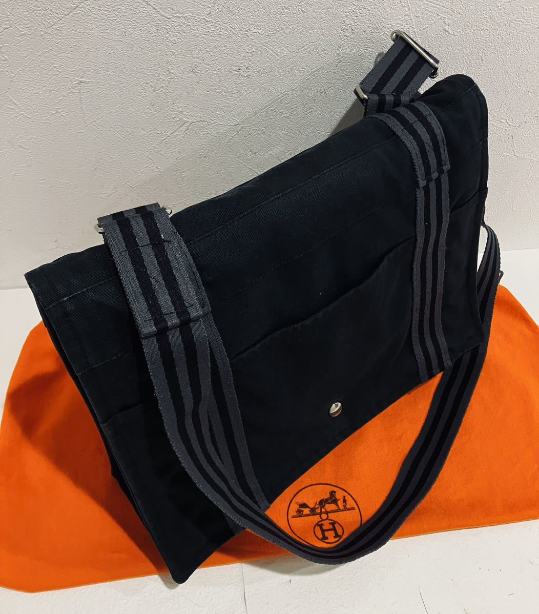 HERMES ★ 極上美品 エルメス バッグ　黒 ショルダー バッグ フールトゥ バサス ブラック 斜め掛け可能_画像2