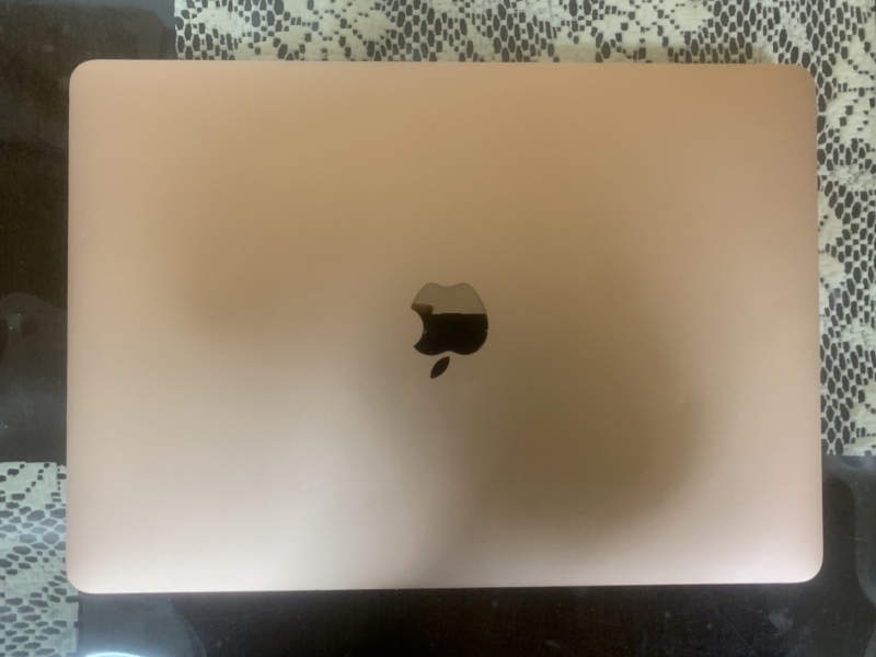 極美品 Apple MacBook Air Retina A1932 2018 モデル Core i5 1.6GHz/13.3インチ/Win10 Pro/8GB/PCI-e SSD 128GB_画像3