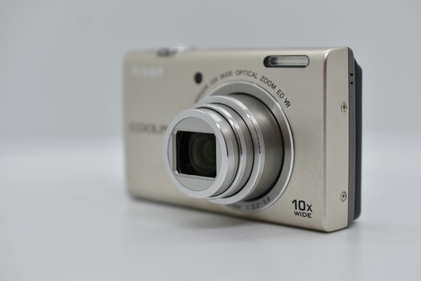 Nikon ニコン COOLPIX S6200 コンパクト デジタルカメラ シルバー_画像2
