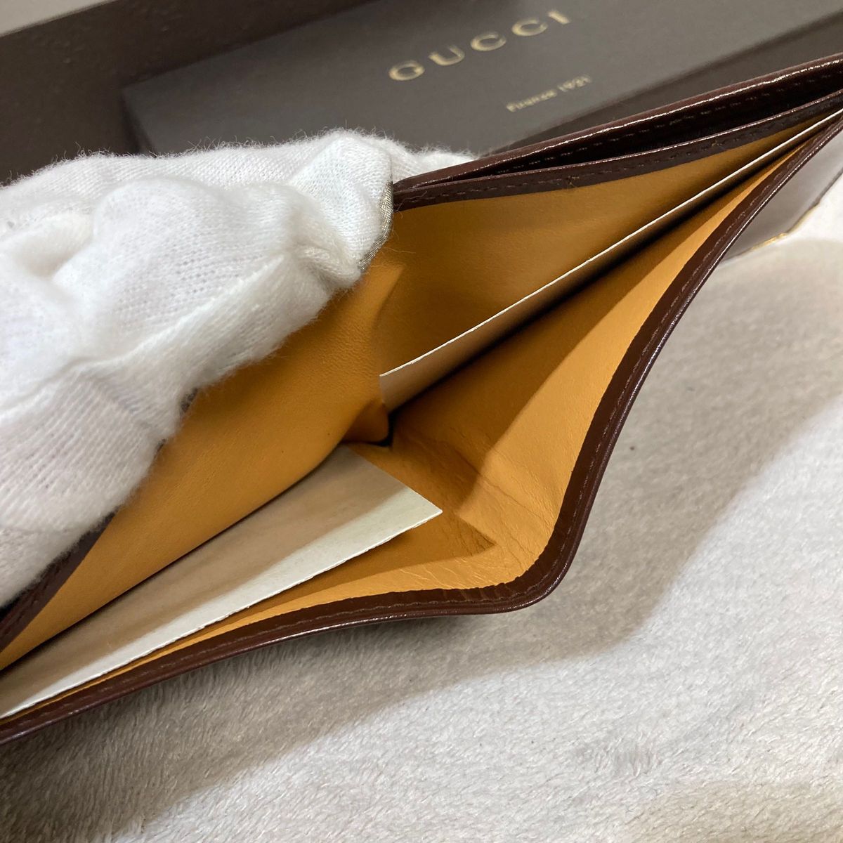 新品　GUCCI グッチ　折り財布　カードケース　レザー