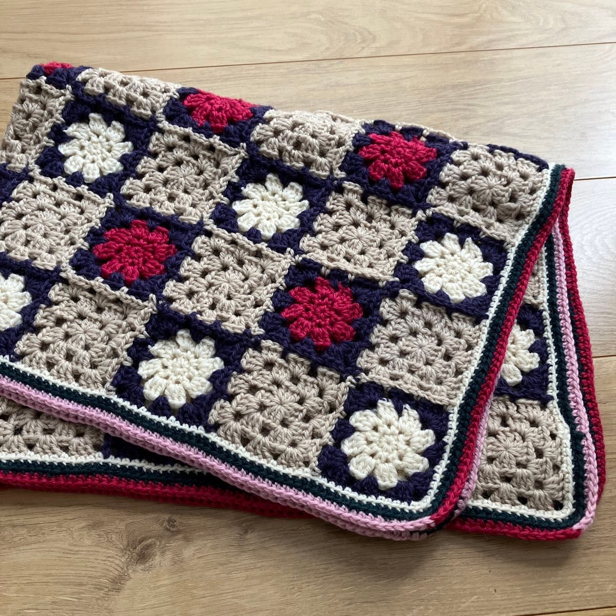 ハンドメイド 手編み 膝掛け モチーフつなぎ かぎ針編み ハンドメイド 手編み 膝掛け モチーフつなぎ かぎ針編み
