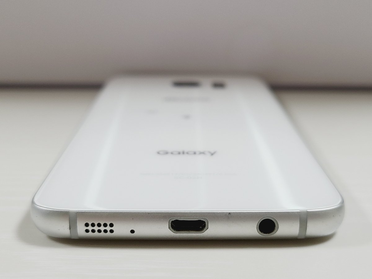 　★【36079WM】 完動品 docomo SC-02H SAMSUNG Galaxy S7 edge ホワイトパール SIMロック解除済 1円 ! 1スタ !_画像3