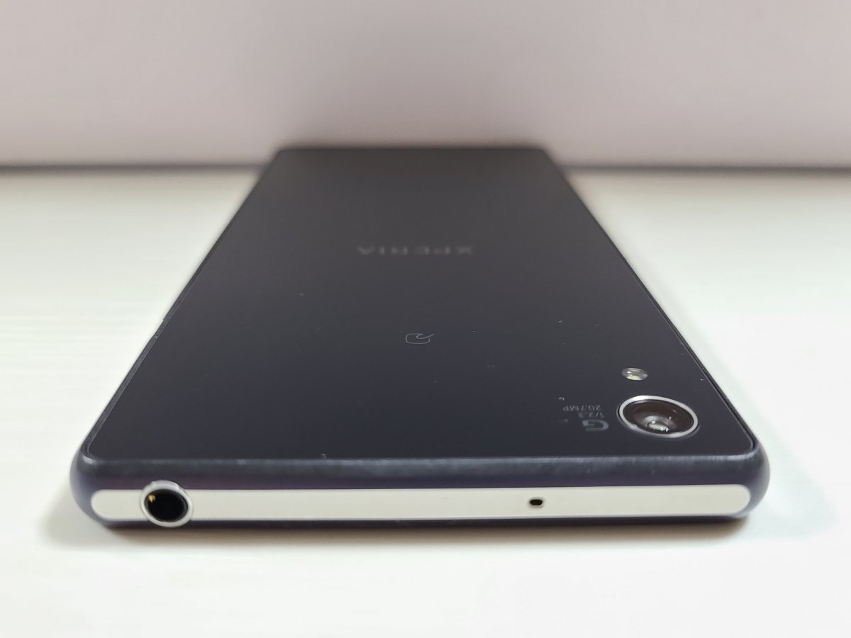 　★【36892WM】 完動品 docomo SO-03F SONY Xperia Z2 ブラック SIMロック解除済 1円！1スタ！_画像4