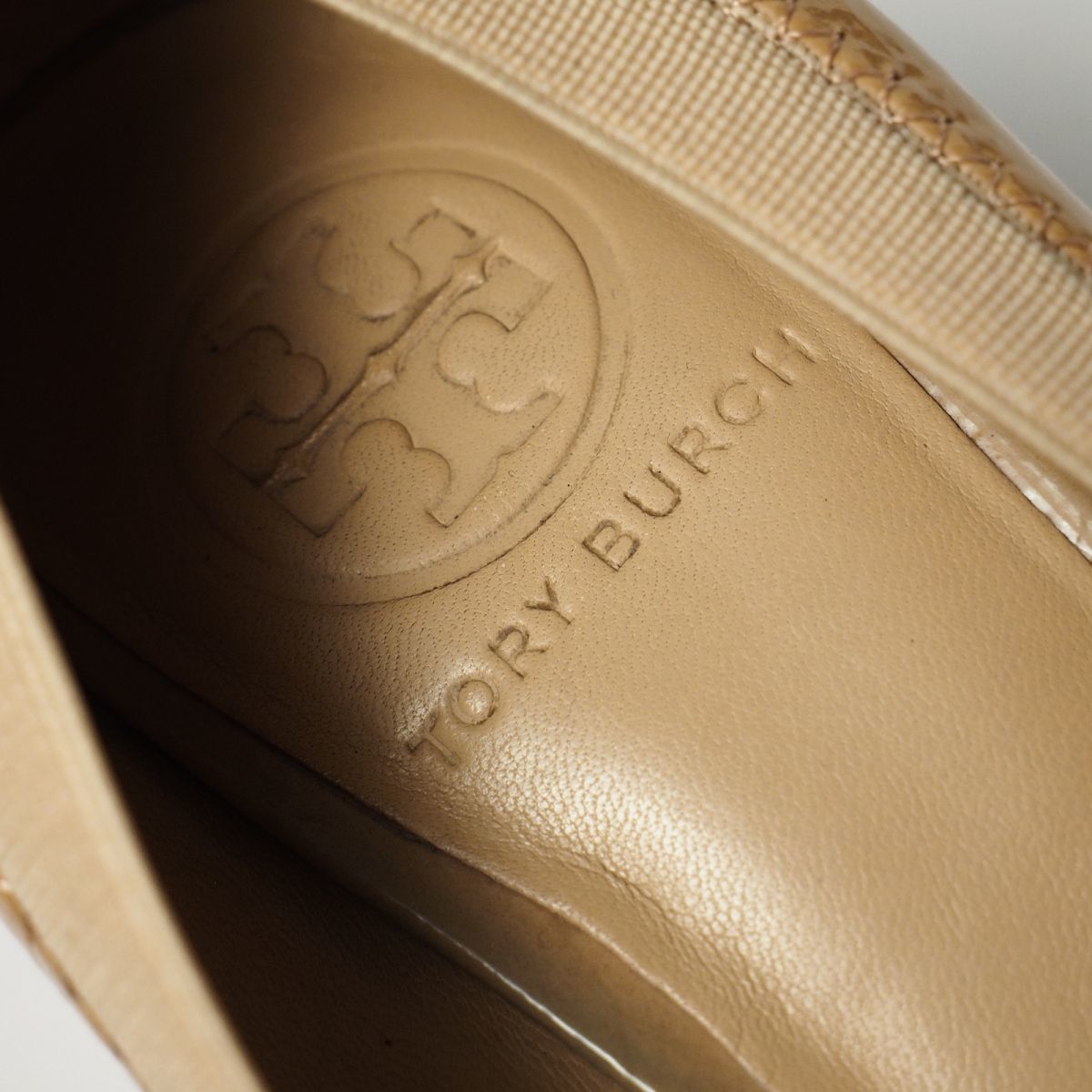 GO8496△*トリーバーチ TORY BURCH*ウエッジソール*パテントレザー パンプス 靴*ダブルT*ベージュ系*size6.5（23.5cm相当）箱付き_画像6