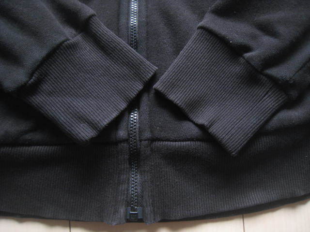   блиц-цена ★... UNIQLO  хлопок ...  реверс, подкладка ... ... ... подъём   джемпер   куртка    пиджак   блузон  / еда   есть / подросток   размер  150  черный 