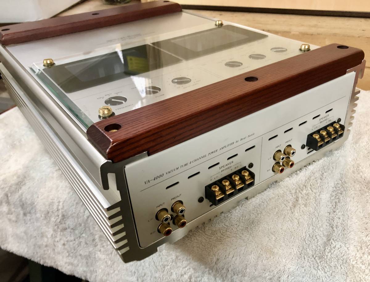 Beat-Sonic製　真空管ハイブリッド　4チャンネル　VA-4000 パワーアンプをお譲りします。_音源入力、スピーカー接続部です。