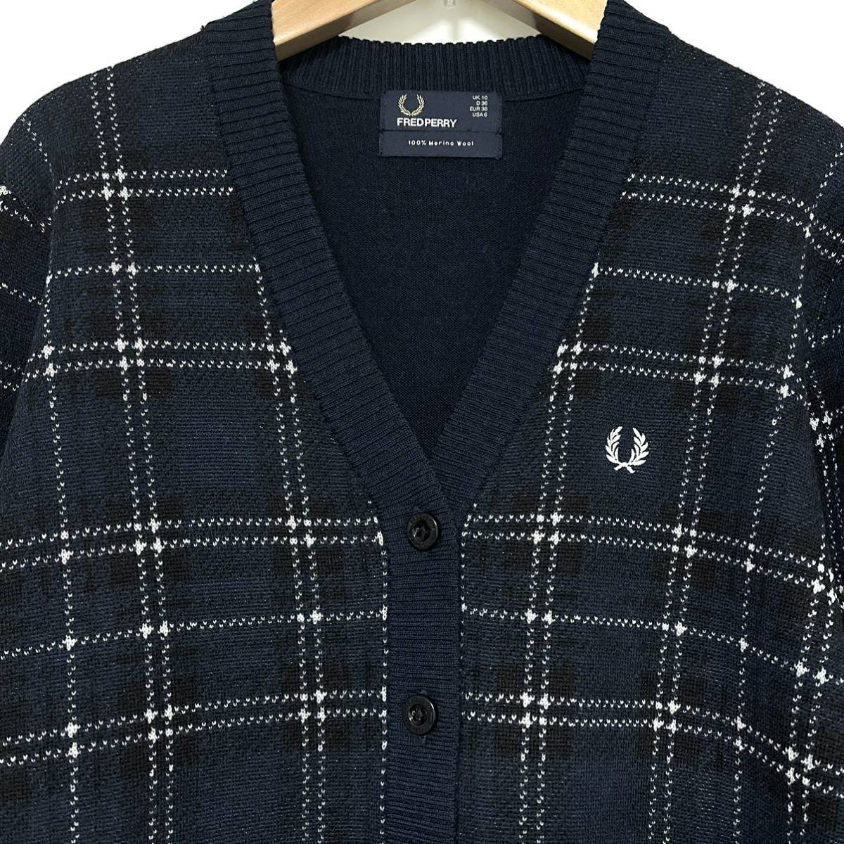 FRED PERRY フレッドペリー TARTAN V NECK CARDIGAN タータンチェック柄 カーディガン 刺繍 ニット セーター レディース　UK10 S ネイビー_画像3