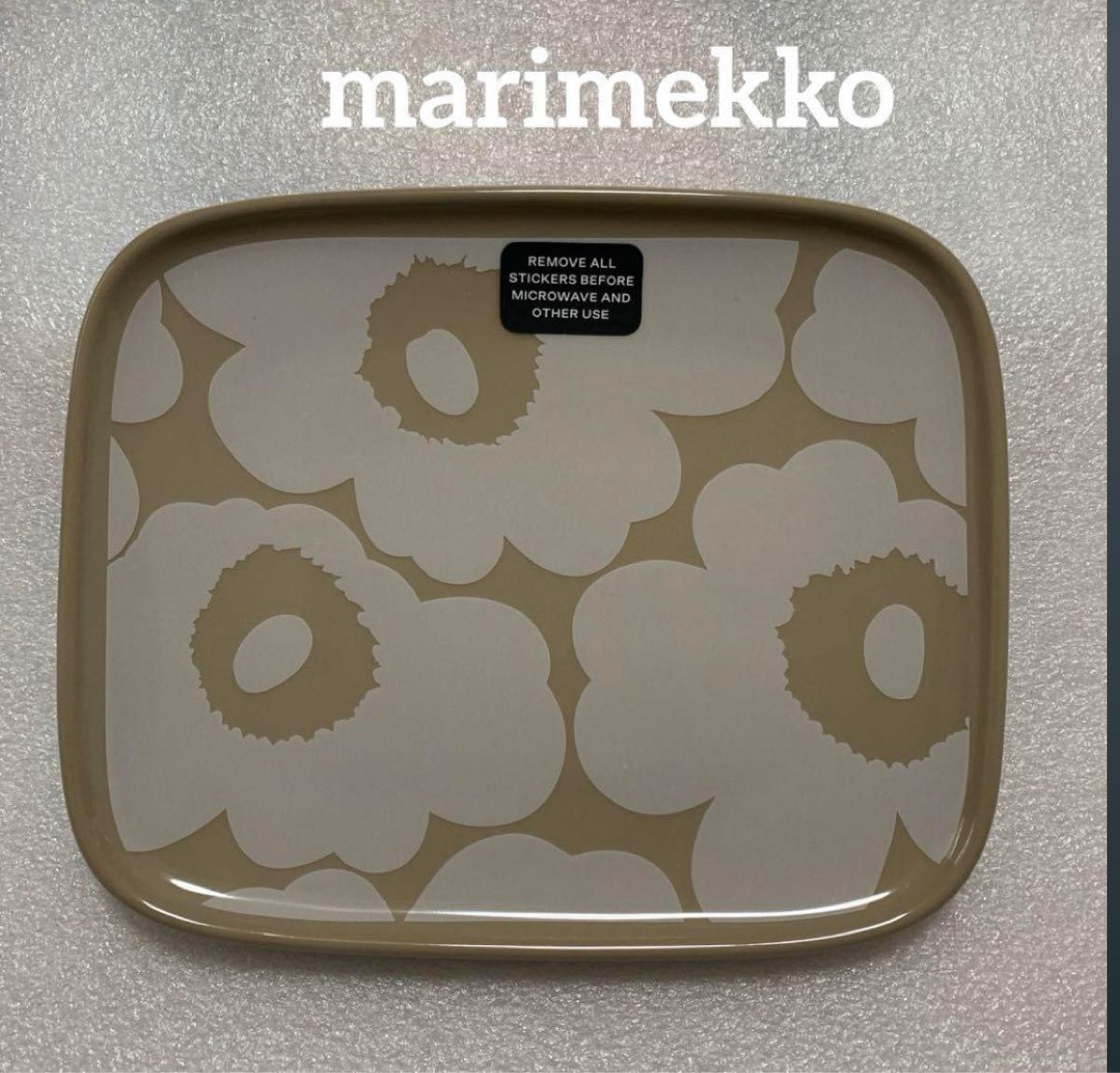 マリメッコ marimekko ウニッコ　UNIKKO    スクエアプレート　テラ×ホワイト【新品】　正規品　ラスト１点