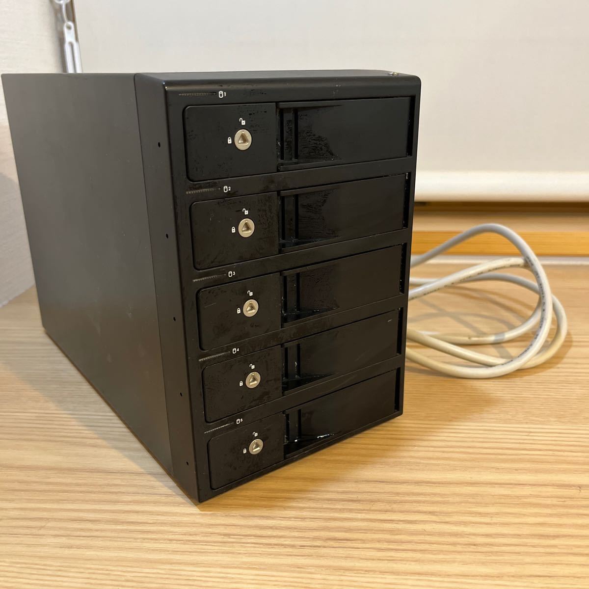 ★ジャンク★ センチュリー 裸族のインテリジェントビル5Bay USB3.0+eSATAコンボ CRIB535EU3 _画像1