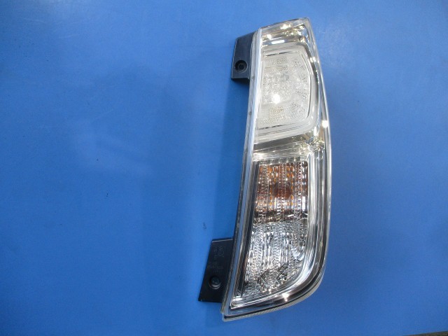 三菱 ｅＫスペース B11A 右・テールランプＡｙ LED　イマゼンNo. 1146-399_画像1