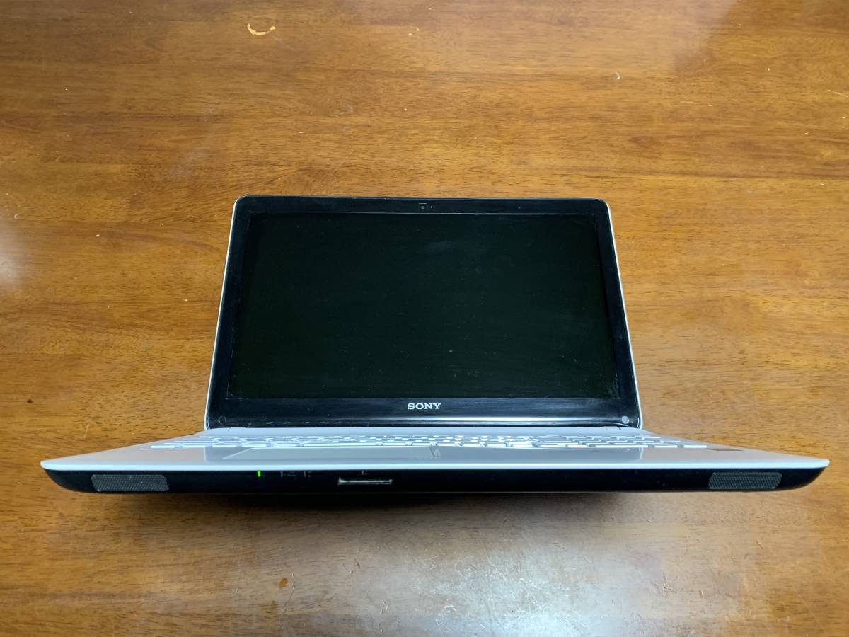 【中古】 SONY VAIO SVF15318DJW 白/Win10/i5‐4200U/８G/１T/光沢15.6W/BD/動作確認済/AC付属/ノートパソコン/訳有 _画像6