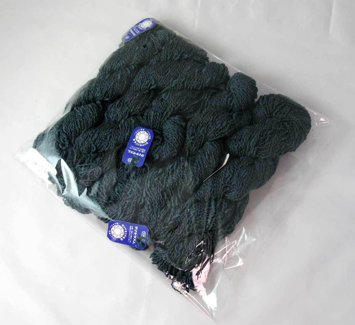 緑・もえぎ色　スラブ毛糸(10)　5カセまとめて　約250ｇ　ウール90%、ポリエステル10%