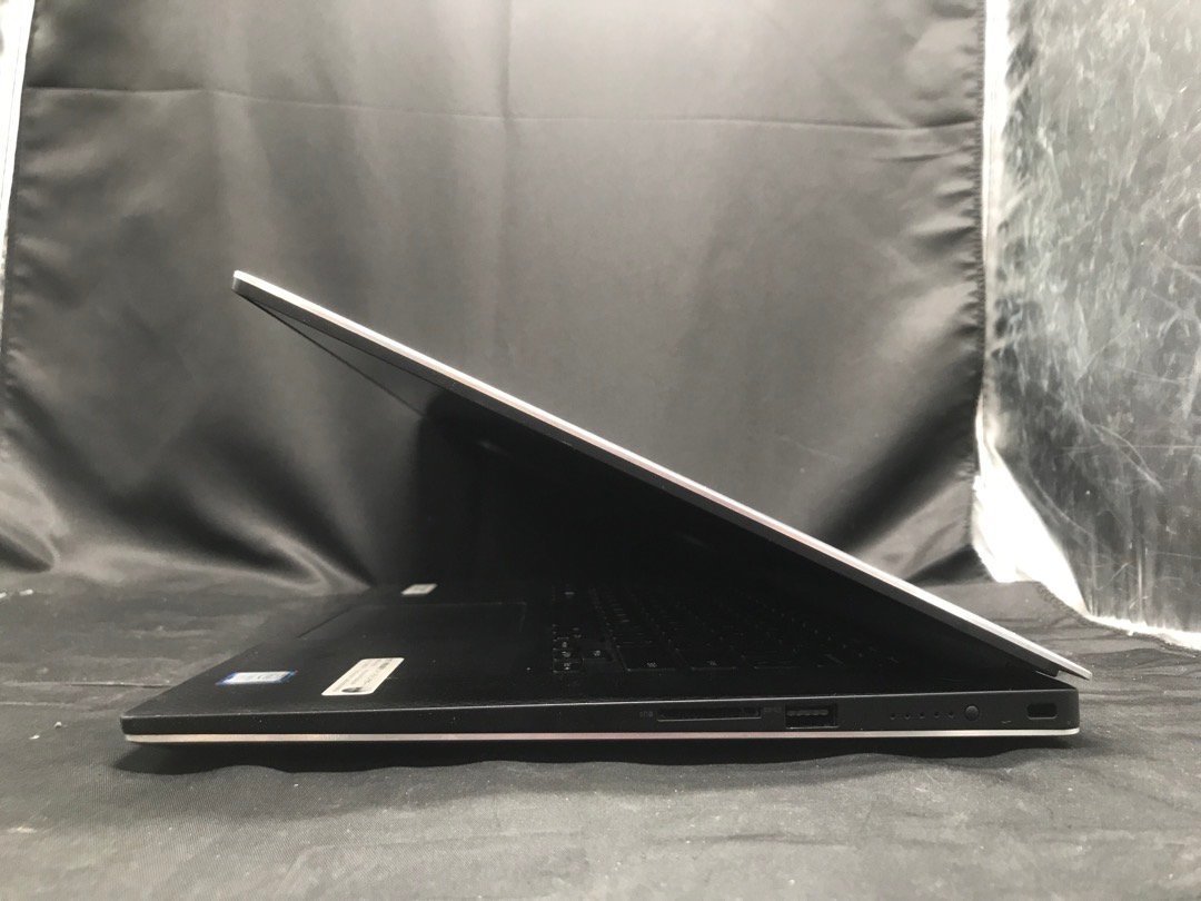 【DELL】Precision 5520 Core i7-7820HQ 32GB SSD512GB NVMe NVIDIA Quadro M1200 タッチパネル Windows10Pro 15.6inch 4K 中古ノートPC_画像4