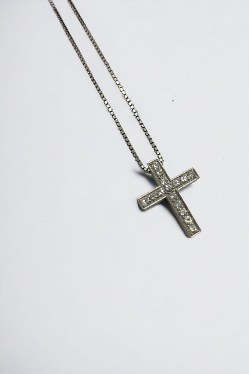 ダイヤ　クロス　トップ　pt プラチナ ネックレス アクセサリー ダイヤモンド ペンダント 十字架