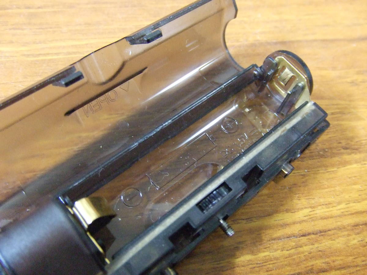 f918 シャープ SHARP ポータブルMDプレーヤー用　乾電池用バッテリーケースのみ 中古　動作品_画像9