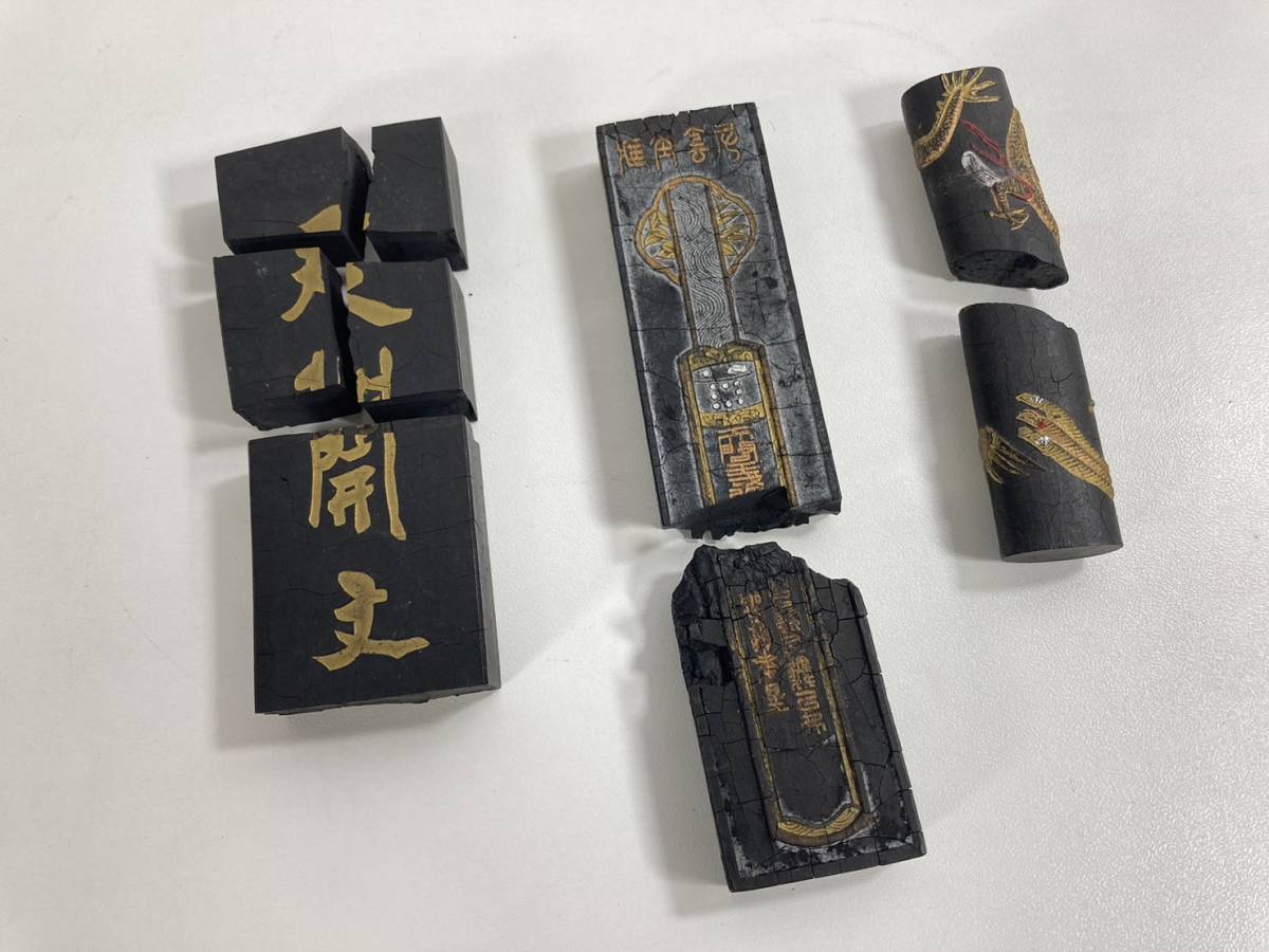 未使用 お花墨 300個 と 割れた墨 のセット まとめ売り 古墨 墨 中国 現状品_画像3