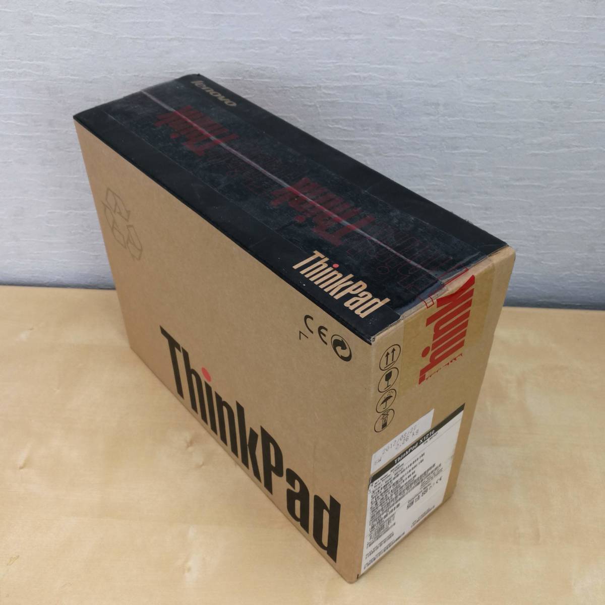 ジャンク 未開封未使用 lenovo 11.6インチ ノートPC ThinkPad X121e 3051A31_画像2