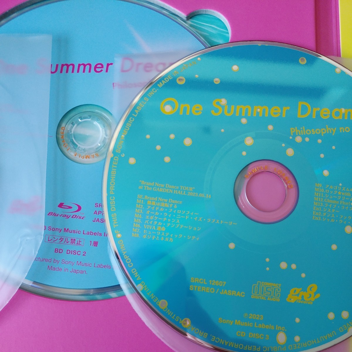 【送料無料】フィロソフィーのダンス 2CD+BD+フォトブック One Summer Dream 初回生産限定盤 7インチサイズ紙ジャケ仕様 ブルーレイ/DVD_画像9