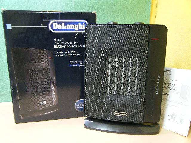 ２ら５４◆美品 DeLonghi デロンギ セラミックファンヒーター DCH7032J-BK ◆動作保証◆送料1180円～_画像1