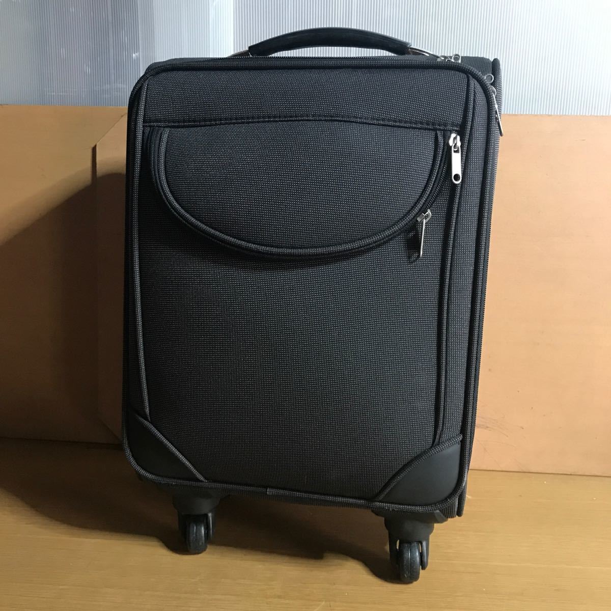N1114-4 ESCAPE'S エスケープ キャリーケース スーツケース ブラック 鍵付き 小型 旅行カバン_画像1