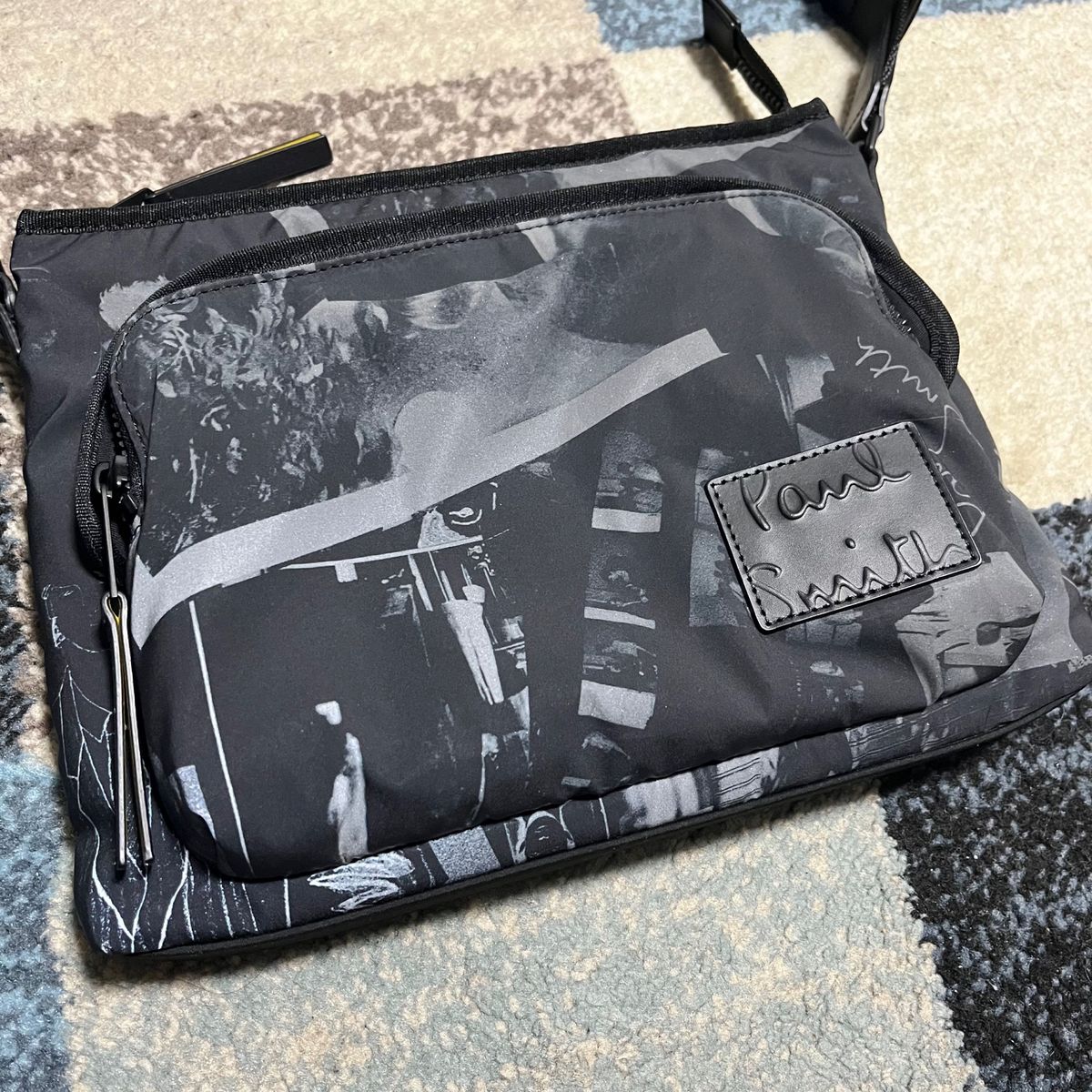 【Paul Smith】ショルダーバッグ リフレクティブフォト ブラック ポールスミス リフレクティブフォトコラージュ ショルダーバッグ